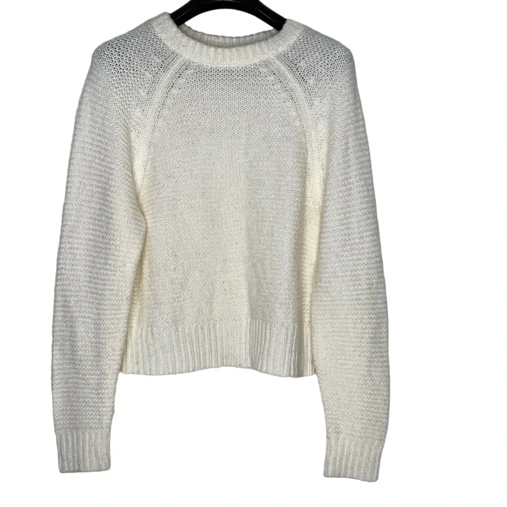 A new day-white long sleeve sweater. Size M - Picture 2 of 7